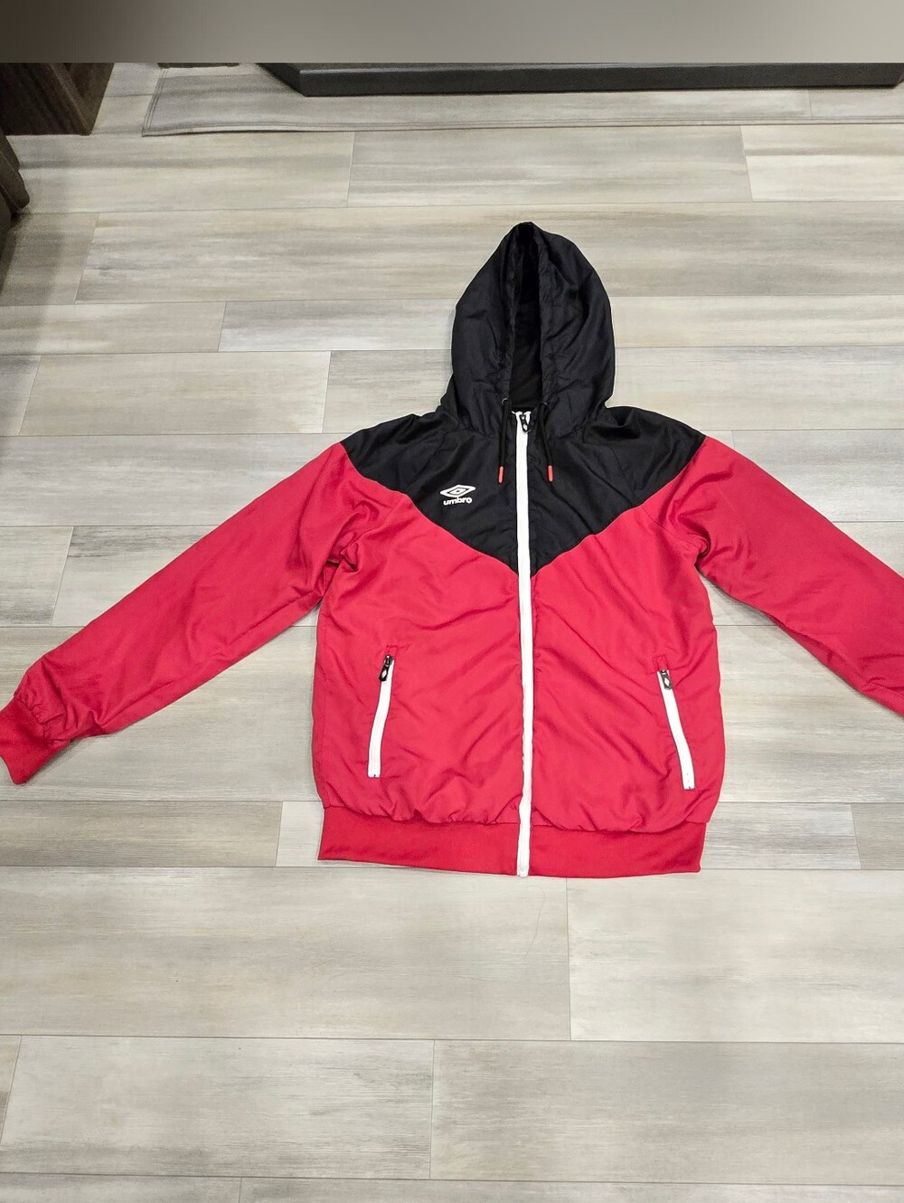 Umbro Hooded Windbreaker Jacket Mens Medium Red Black Full Zip Soccercore